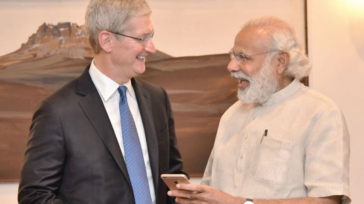 timcook_pmmodi_big