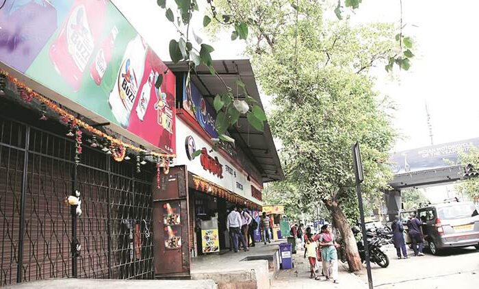 alcohol-liquour-highway-bar-shut