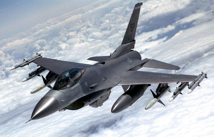 F16