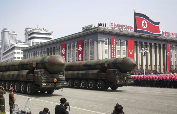 170428-north-korea-missiles-parade-se-648p_8103ea8f9bdae3f2764d3b1faae43a60