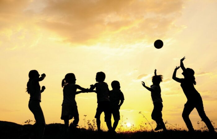 KidsPlaying-1080x718