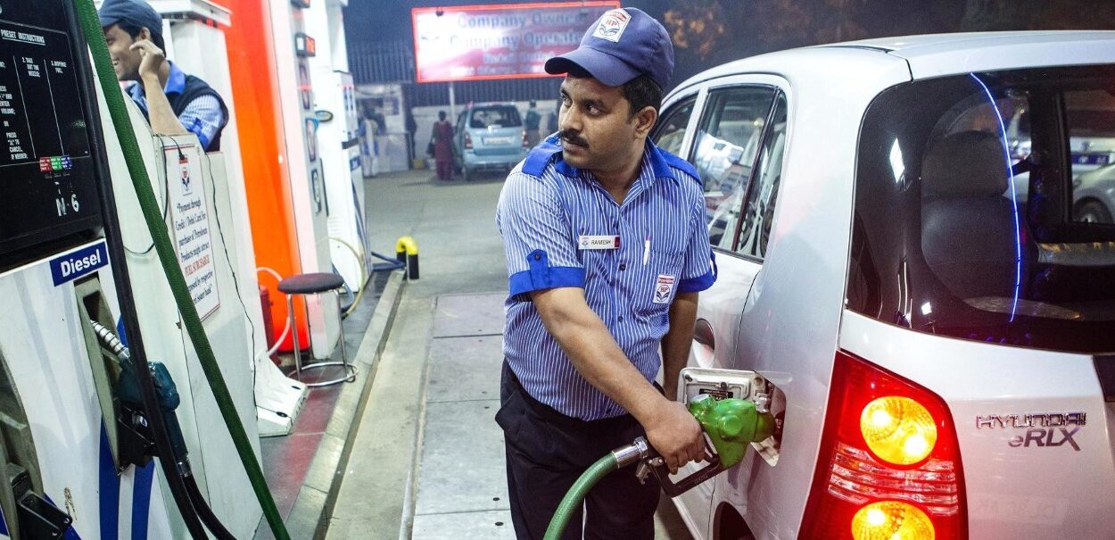 indian_pumping_petrol