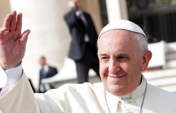 141028-pope-francis-1351_b1d757de3a08358fc6e50aa02aed04ba-1024x683
