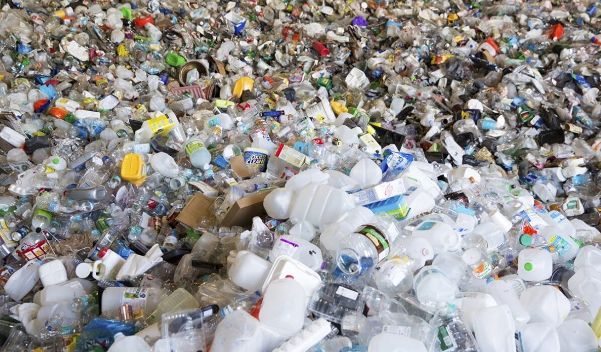 3099754_Plastics-packaging-waste