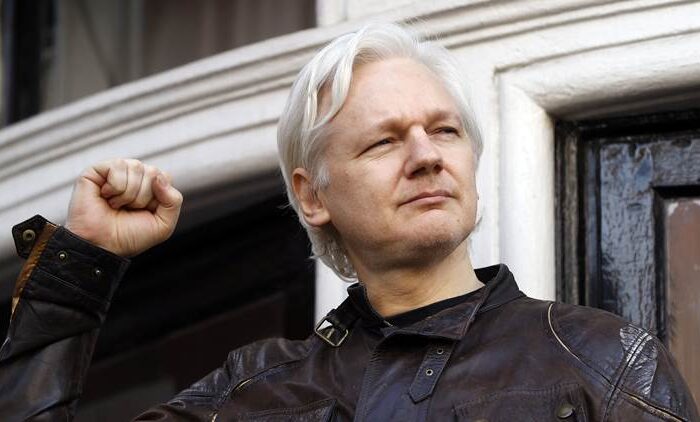 assange-759