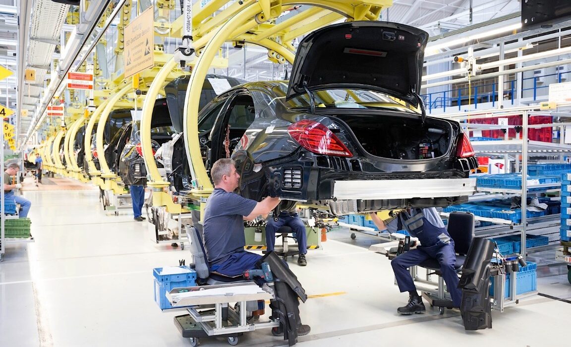 mercedes-benz-s-class-w222-has-highest-daily-production-output-ever-73911_1