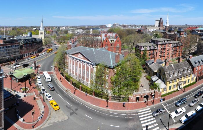 Harvard_square_harvard_yard