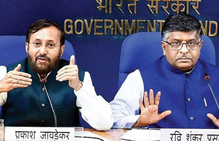 thequint-2020-12-81d0ec28-b5ed-459a-b328-2ed6c29e5d97-prakashjavadekar_ravishankarprasad_pti_033018_1200x600
